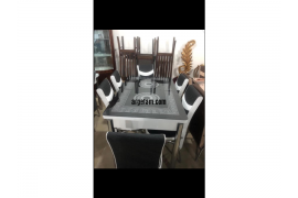 ​Dining table and chairs 